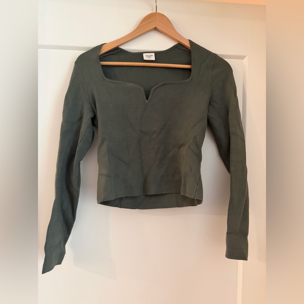 Abercrombie & Fitch Ribbed Sweater - Picture 2 of 4
